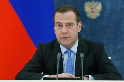 Medvedev Zelenskini təhqir etdi: “Nankor donuz”