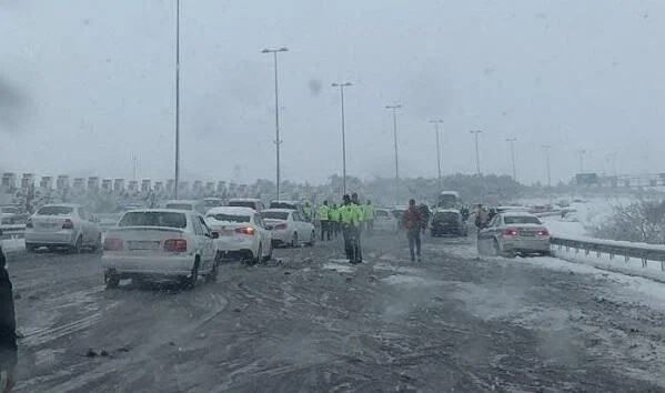 Hazırda yollar vəziyyət... Siyahı