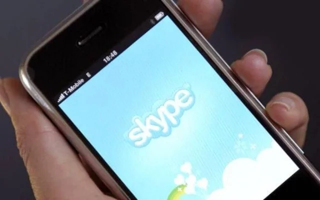 Skype bağlanır