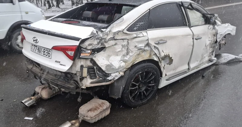 İsmayıllı Qəbələ yolunda zəncirvari qəza: 2 nəfər həlak olub, yaralılar var