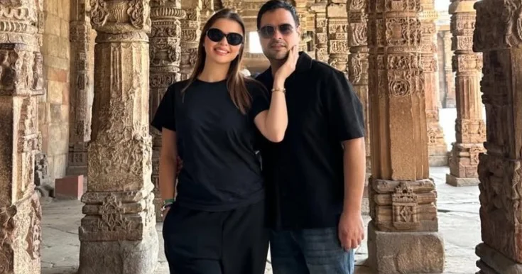 Sevda həyat yoldaşı ilə Hindistanda Fotolar