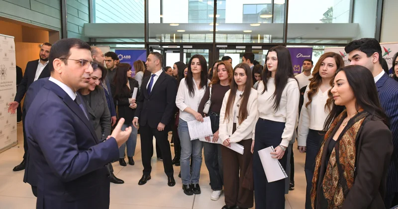 Dövlət Proqramının məzunları üçün 40 dan çox qurumun iştirakı ilə karyera sərgisi açılıb