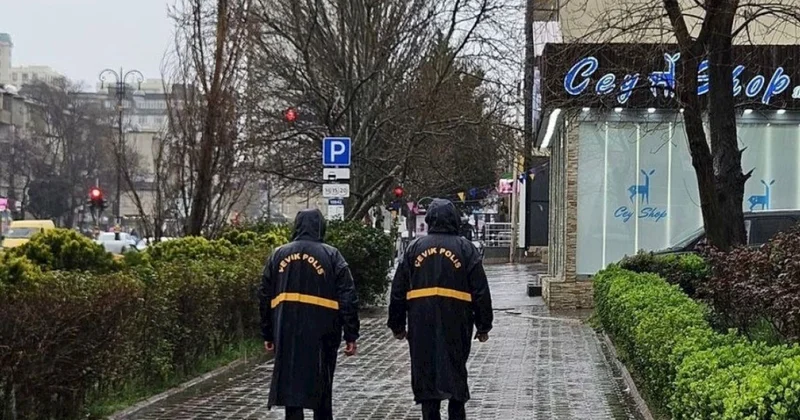 1 sutkada 763 nəfər 102 yə müraciət etdi FOTOLAR