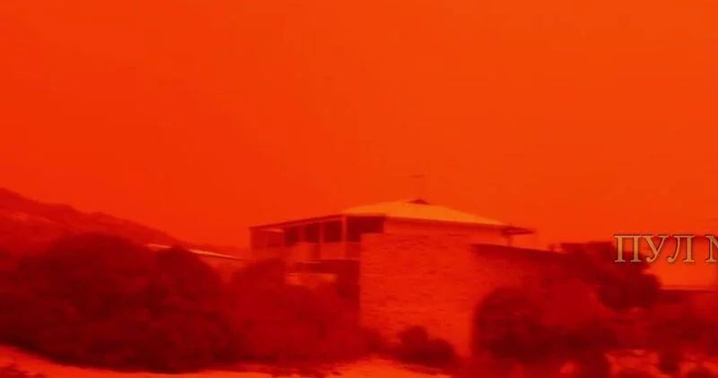 Красное небо над австралийским городом ВИДЕО