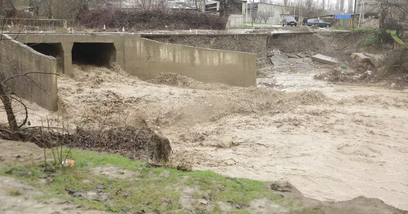 В Хачмазе из за ливней подтоплены более 500 частных домов и хозяйств