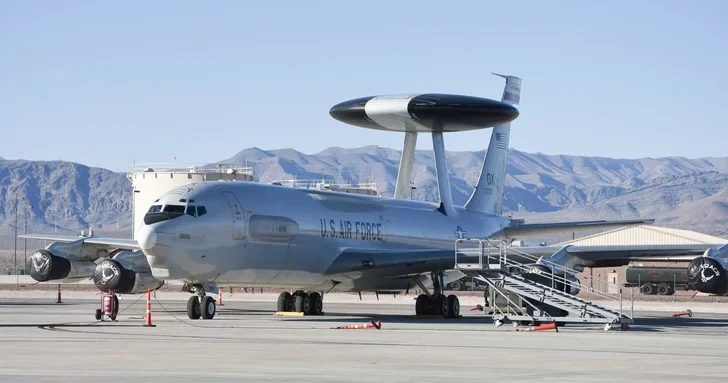 Air and Space Forces Magazine: Американский самолет поврежден при ударе Ирана