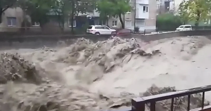 В Махачкале эвакуировали более 80 человек из подтопленных домов, объявлен режим ЧС