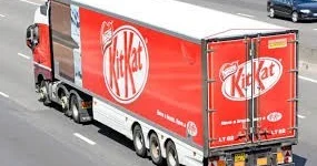 Грузовик с 12 тоннами батончиков KitKat похитили в Европе