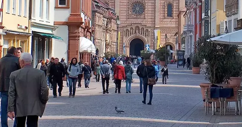 Almaniyada gənclər ölkəni tərk etmək istəyir Rəqəmlər açıqlandı