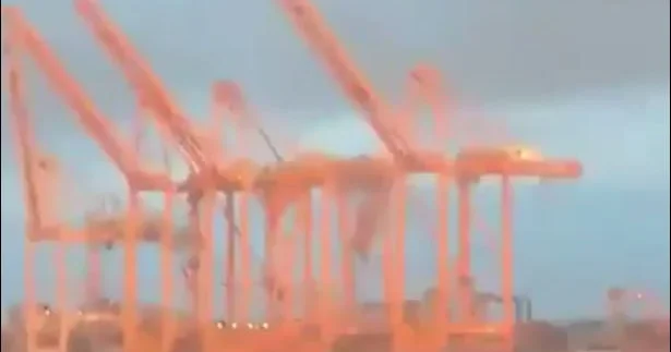 İrandan Salala limanına dron hücumu VİDEO