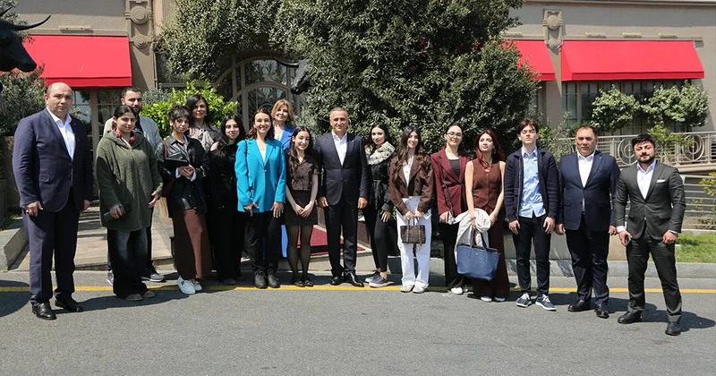 “Senior Talks” layihəsinin davamı: Aydın Veysəloğlu ADA tələbələri ilə yenidən görüşdü
