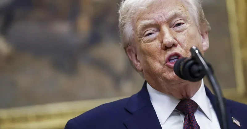 Трамп: Иран в состоянии коллапса , призывает открыть Ормузский пролив