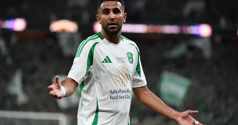 Riyad Mahrez səxavət kisəsini ağzını açıb FOTO/VİDEO