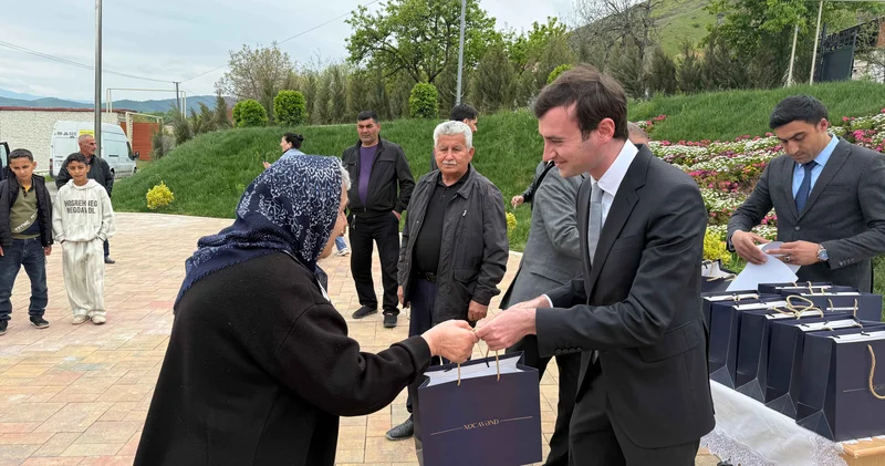 Xanobaya yola düşən köç kəndə çatdı FOTO