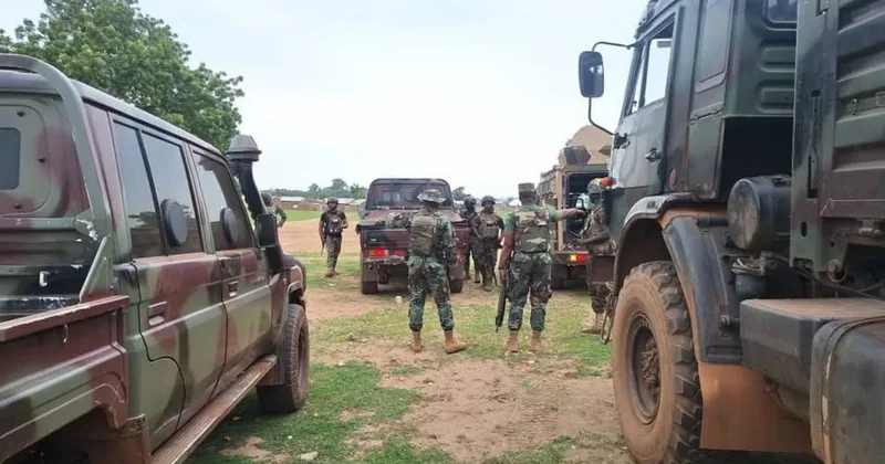 В результате перестрелки между военными и повстанцами в Гане погибло 10 человек
