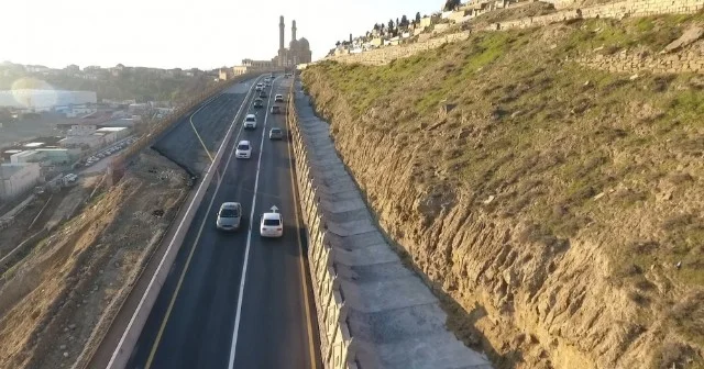Bakının 4 rayonunda istinad divarları tikiləcək