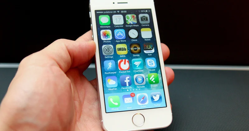 Apple оснастит iPhone уникальным экраном Minval Politika