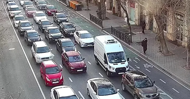 Bakıda bir sıra küçələrdə nəqliyyatın hərəkətində müvəqqəti tənzimləmələr olacaq