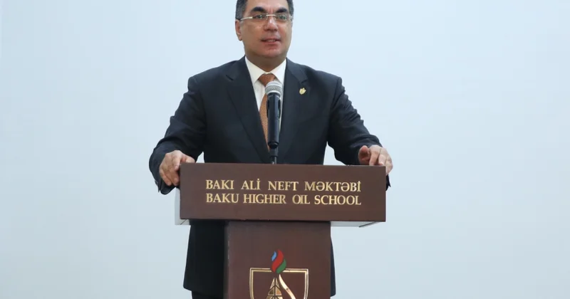 BANM da keçirilən Müstəqillik Günündə Koç Universitetinin rektoru da iştirak edib