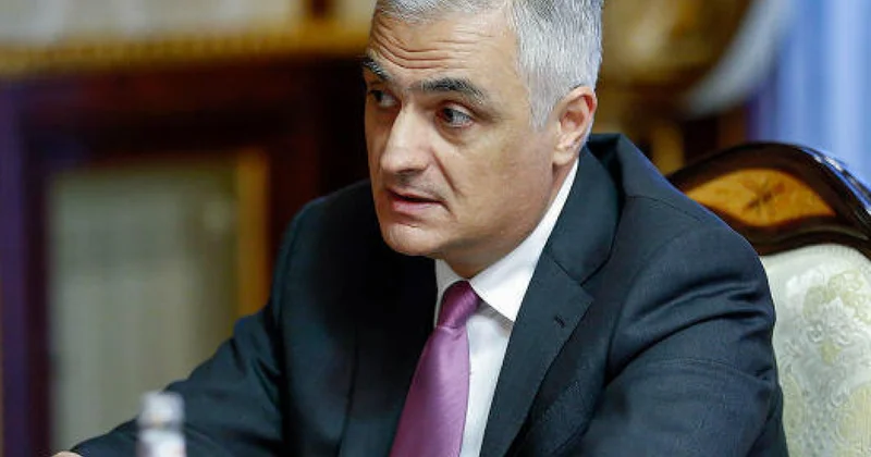 Qriqoryan Azərbaycanla sərhədin delimitasiyasından danışdı