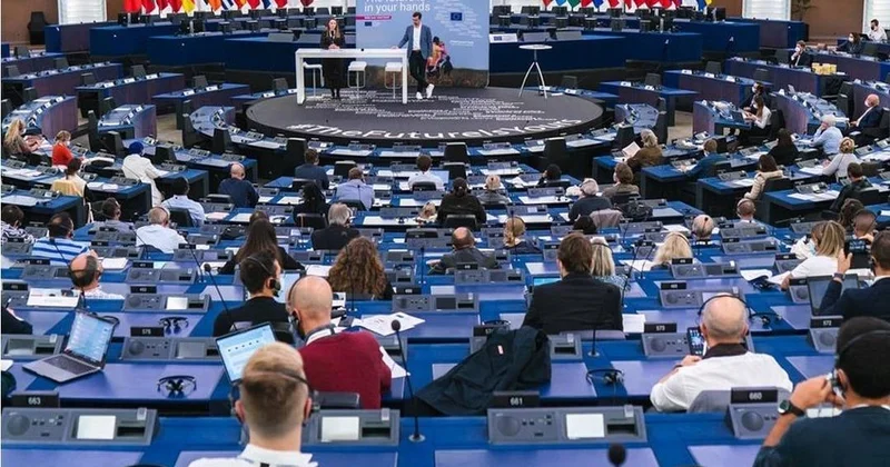 Совет ЕС снял санкции с Сирии