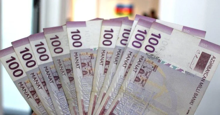 Azərbaycan manatının dövretmə sürəti azalıb