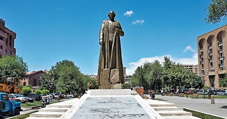 Alman nasistlərin erməni əlaltısının adı əbədiləşdirilir FOTOLAR