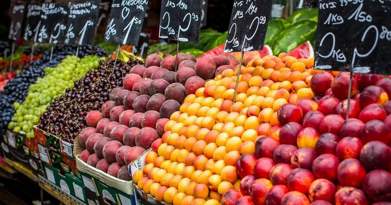 Азербайджан увеличил импорт фруктов и овощей на 12,8%, экспорт на 14,8%