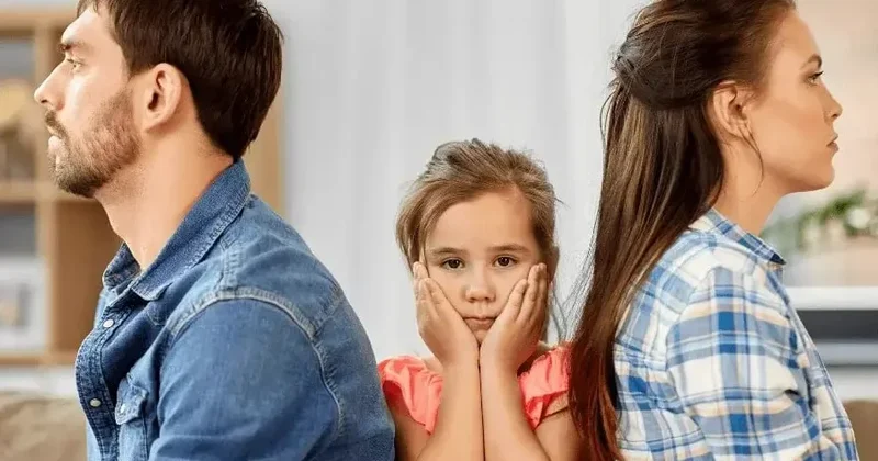 Boşanma zamanı məhkəmə uşaqların fikrini NƏZƏRƏ ALIR?