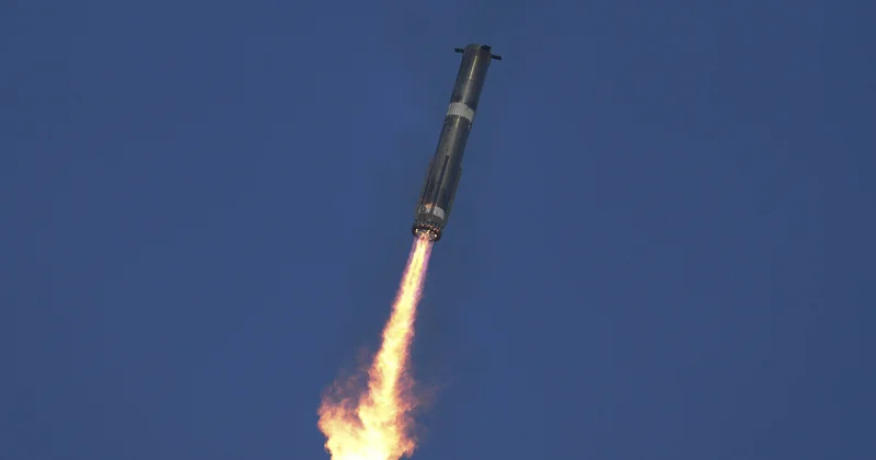 SpaceX dünyanın ən böyük raketini kosmosa göndərdi