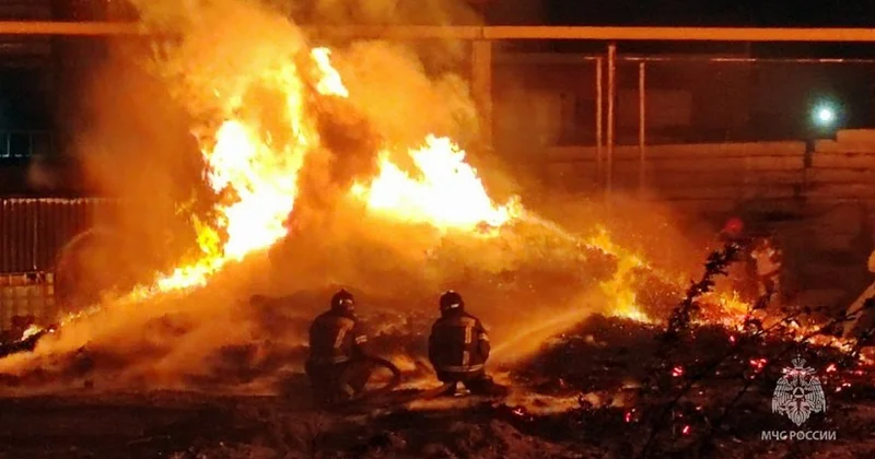 Çelyabinskdə böyük yanğında 10 dan çox avtomobil yanıb