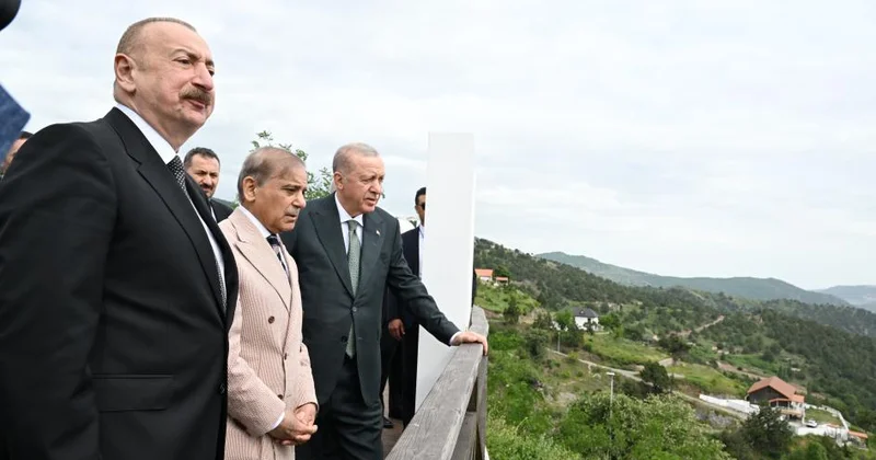 Bir bayraq, üç qardaş: Laçın Zirvəsi yeni dövrün başlanğıcıdır