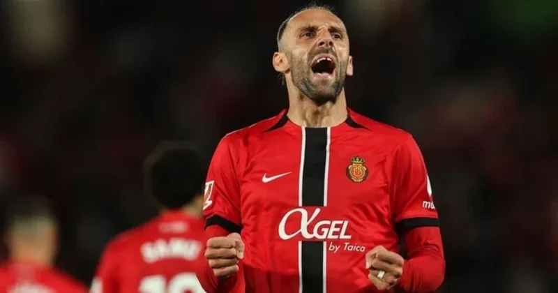 Muriqi “Fənərbaxça”ya qayıdır “Qalatasaray”ın təklifini rədd etdi