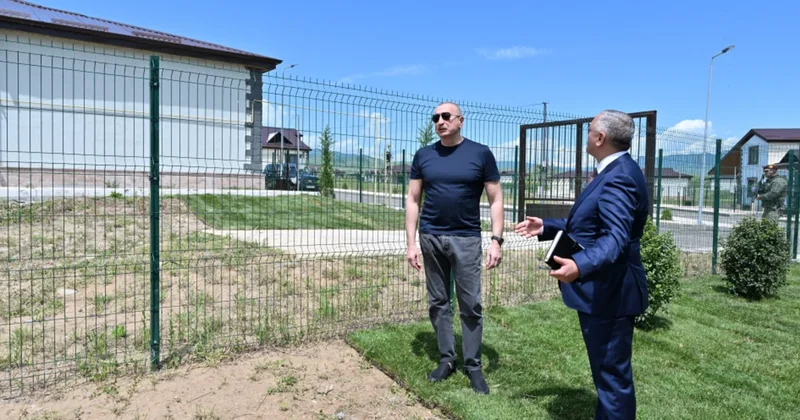 İlham Əliyev Xocalıda hərbçilərə tikilən evlərlə tanış oldu FOTO