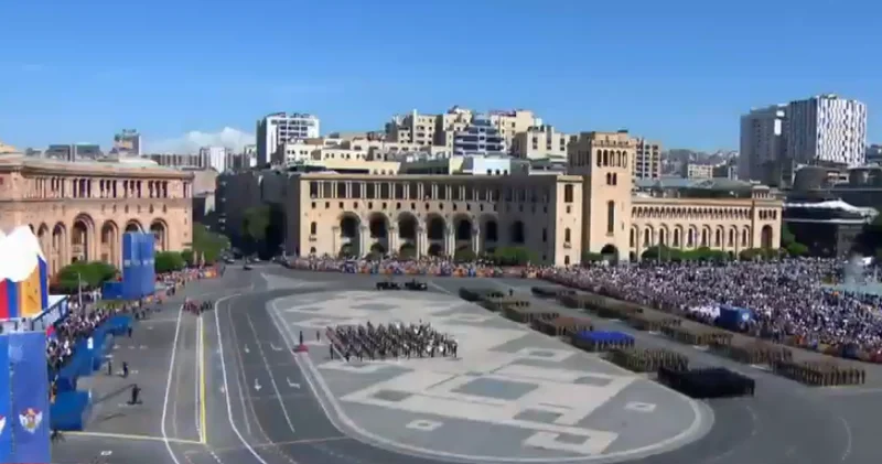 İrəvanda hərbi parad keçirilir