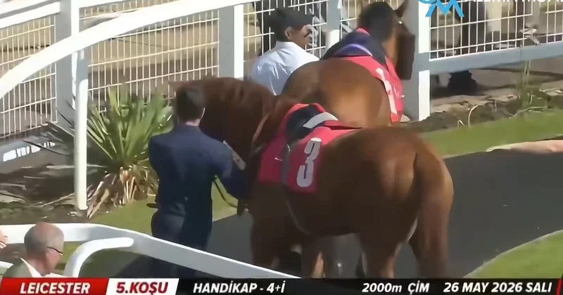 Hippodromda dəhşətli an: Zərbə ilə havaya qalxdı VİDEO
