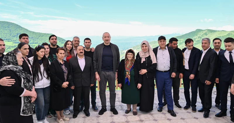Prezident İlham Əliyev Şuşanın Böyük Qaladərəsi kəndində görülən işlərlə tanış olub, sakinlərlə görüşüb YENİLƏNƏCƏK