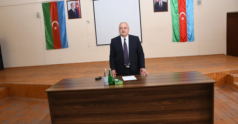 Vaqif Həsənov may ayında bir neçə səyyar qəbul keçirib Fotolar