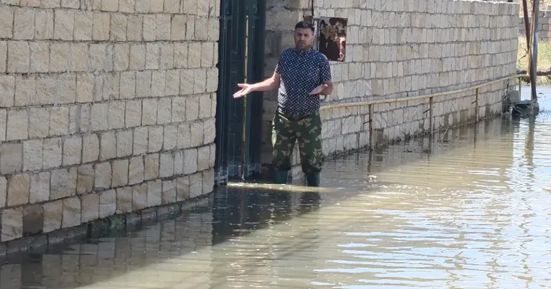 Hökməlidə göl daşdı, evləri su basdı Video
