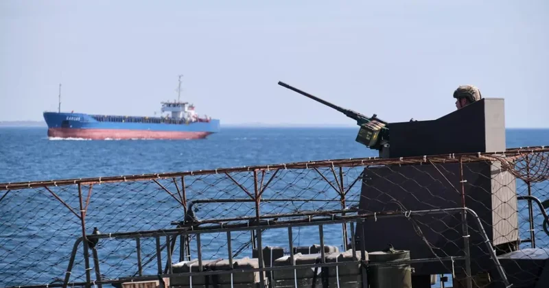 У побережья Турции в Чёрном море атакованы три танкера