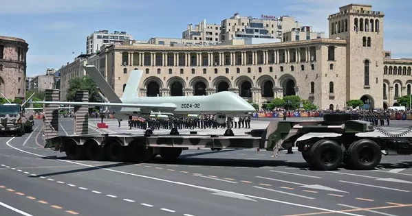 Ermənistan paradda hansı silahları göstərdi? SİYAHI+FOTOLAR