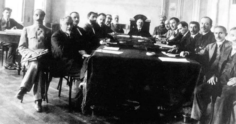 Cümhuriyyətin ən unudulmaz xidməti: 18 yaşlı türkiyəli müəllim...