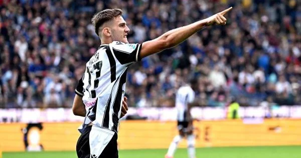 Napoli Nunyesin əvəzinə Udineze nin bombardirini istəyir