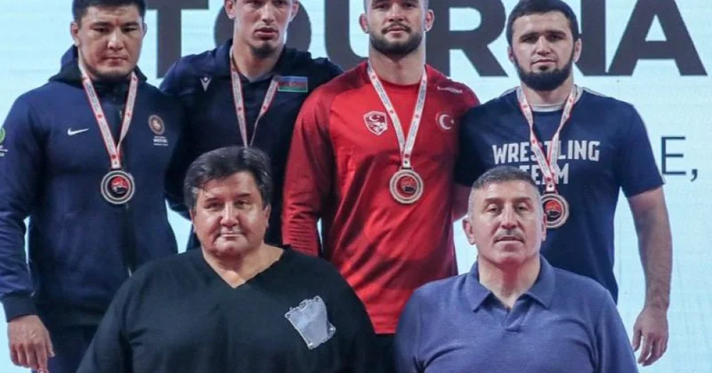 Azərbaycan güləşçisi Türkiyədə qızıl medal qazanıb