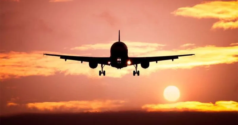 İran beynəlxalq aviareyslər üçün hava məkanını qismən açdı