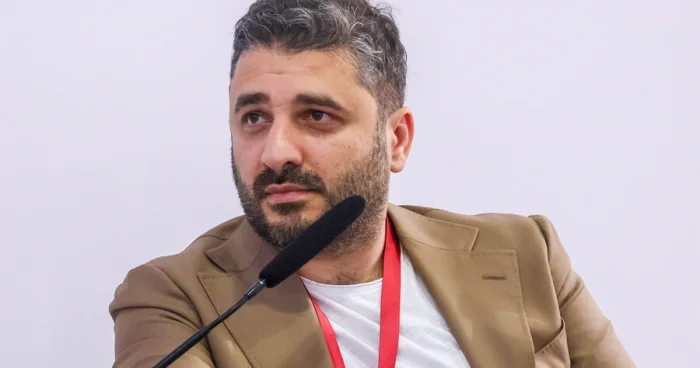 Ukrayna Sarik Andreasyanı qara siyahı ya salıb
