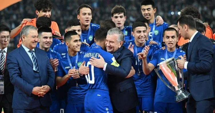 Futbolu nəzarətində saxlayan ölkə prezidenti, Rövşən İrmatov, vergidən azadolunma, akademiyalar Özbəkistan futbolunun yüksəlişi, bizim qibtə dolu baxışlarımız