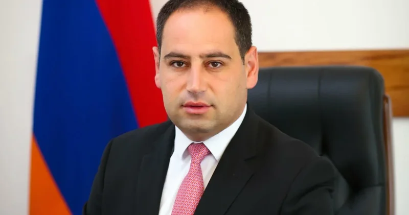 Ermənistanlı nazir İstanbulda Türkiyənin daha bir rəsmisi ilə görüşüb