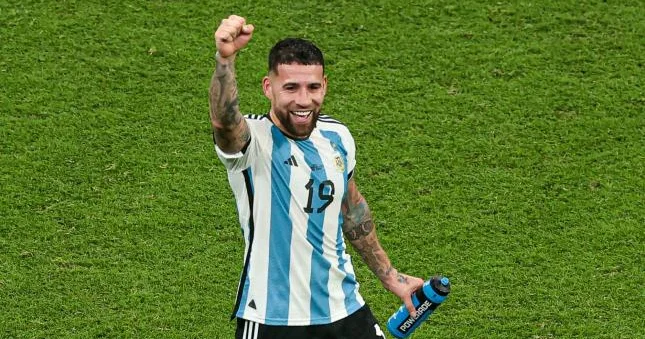 37 yaşlı dünya çempionu ilə müqaviləni uzadıldı