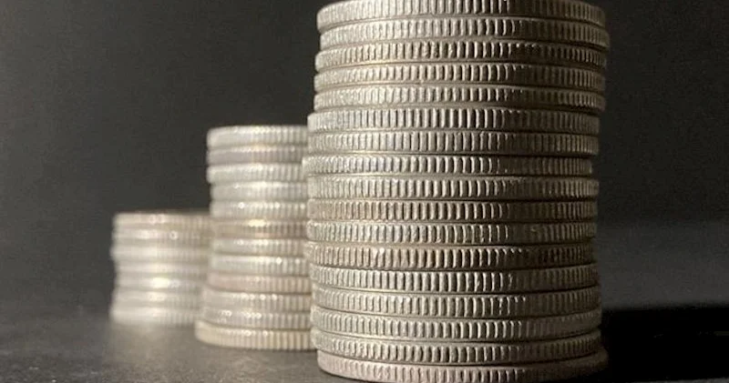 Qəpiklərin kənarında niyə dişli naxışlar olur?
